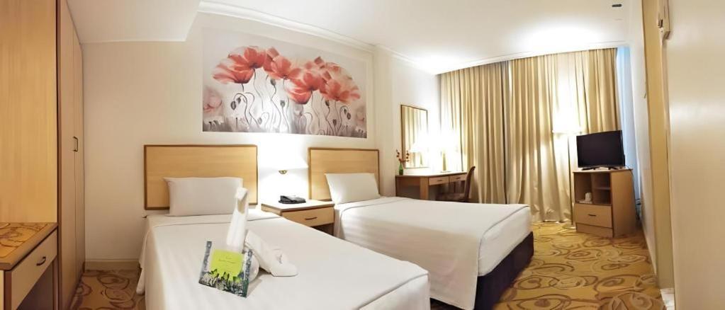 The Orchid Hotel Сібу Екстер'єр фото