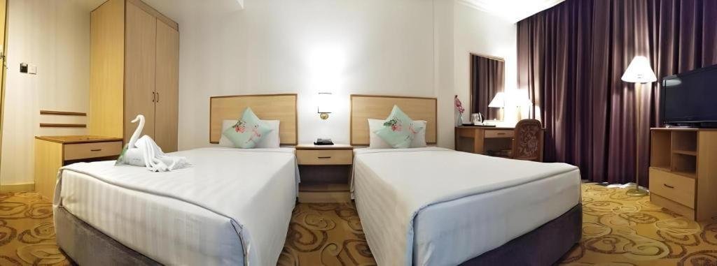 The Orchid Hotel Сібу Екстер'єр фото