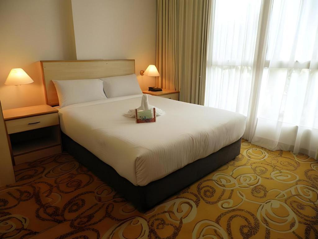 The Orchid Hotel Сібу Екстер'єр фото