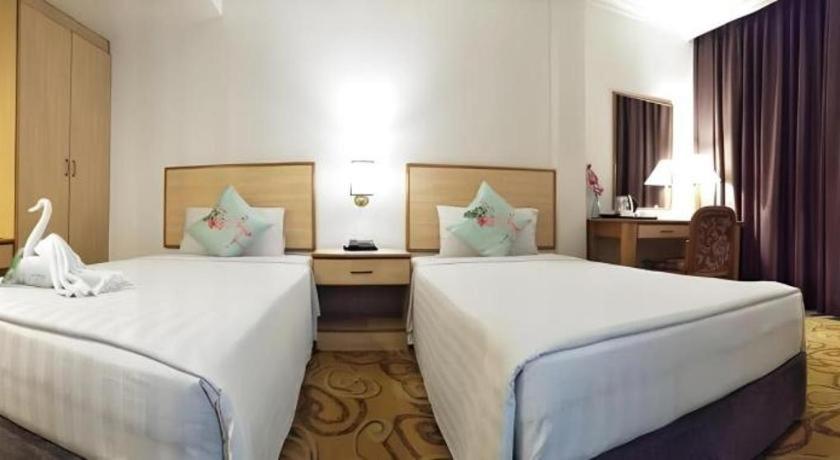 The Orchid Hotel Сібу Екстер'єр фото