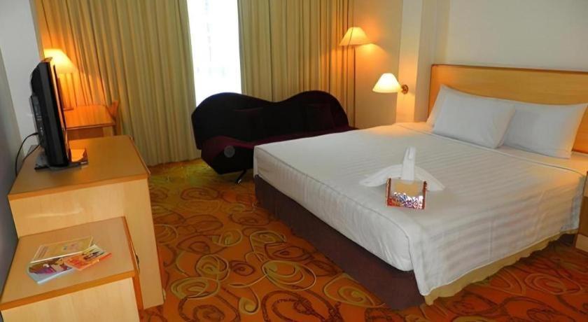 The Orchid Hotel Сібу Екстер'єр фото