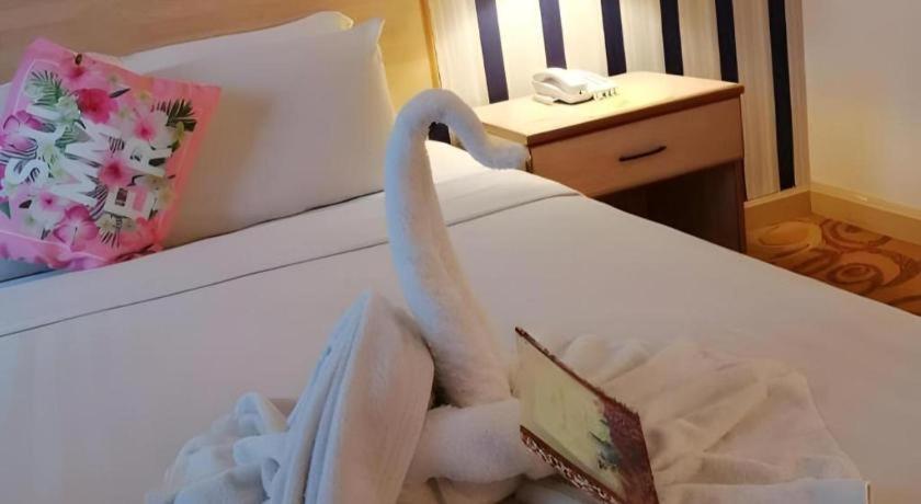 The Orchid Hotel Сібу Екстер'єр фото