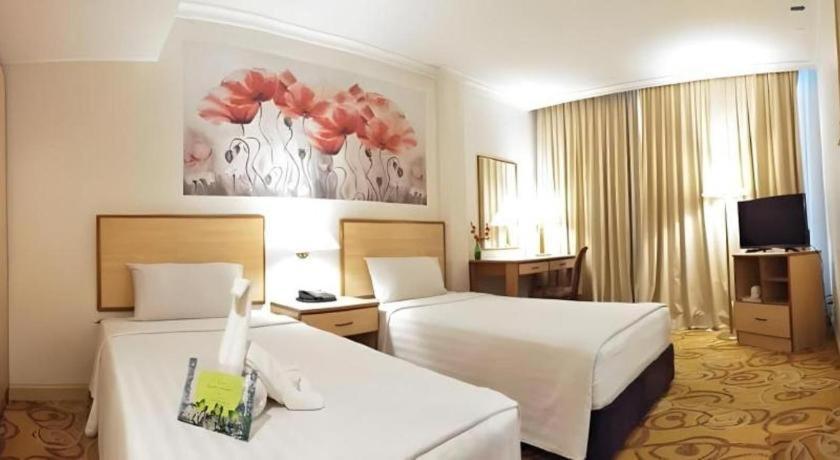 The Orchid Hotel Сібу Екстер'єр фото